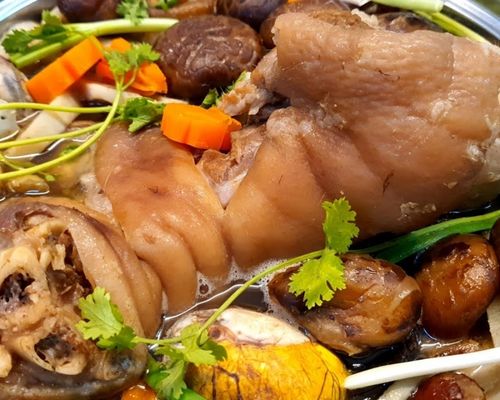 Chân giò hầm nấm đông cô + đông trùng